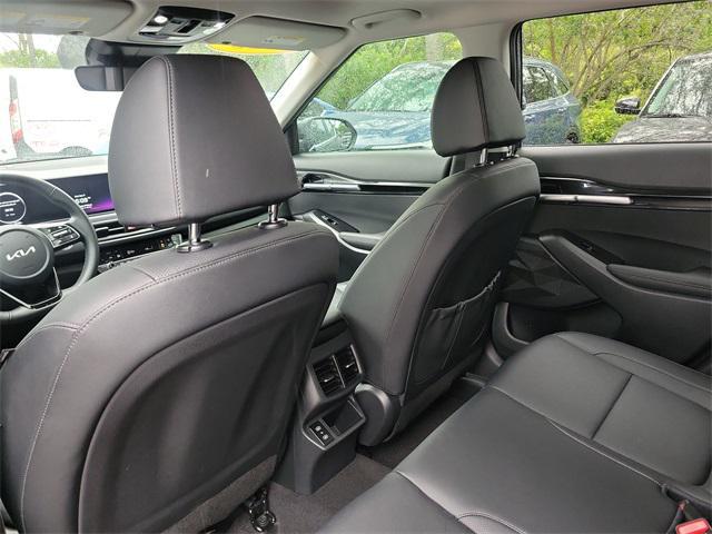 used 2025 Kia Seltos car, priced at $25,988
