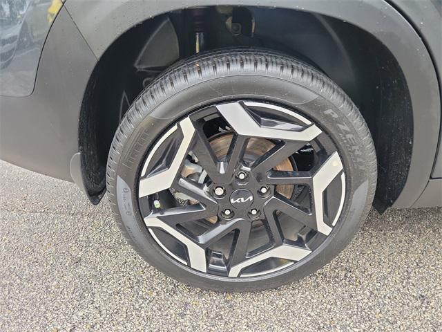 used 2025 Kia Seltos car, priced at $25,988