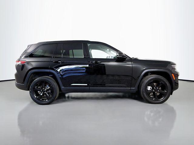used 2023 Jeep Grand Cherokee car, priced at $31,880