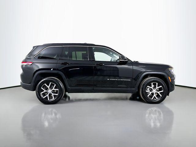 used 2025 Jeep Grand Cherokee car, priced at $44,988