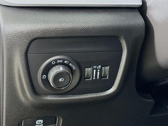 used 2025 Jeep Grand Cherokee car, priced at $44,988