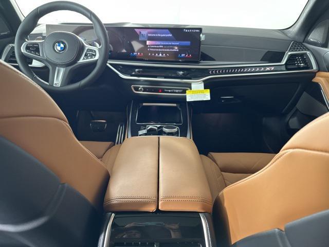 new 2025 BMW X7 car, priced at $95,785