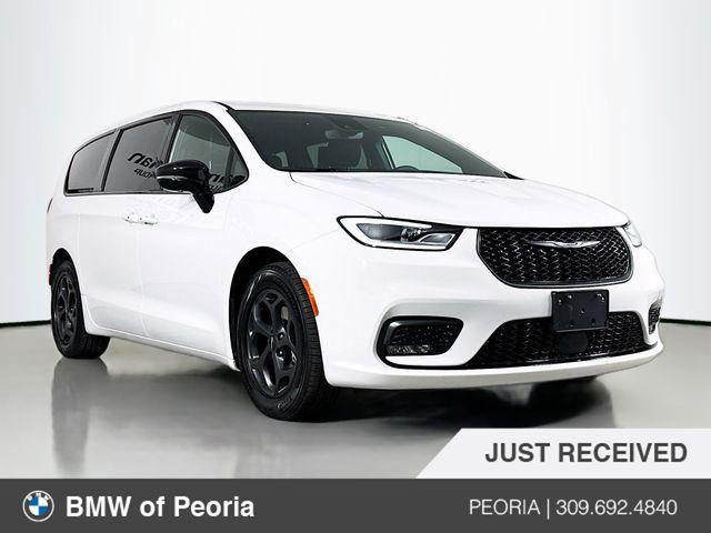 used 2023 Chrysler Pacifica Hybrid car, priced at $32,988