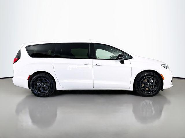 used 2023 Chrysler Pacifica Hybrid car, priced at $32,988