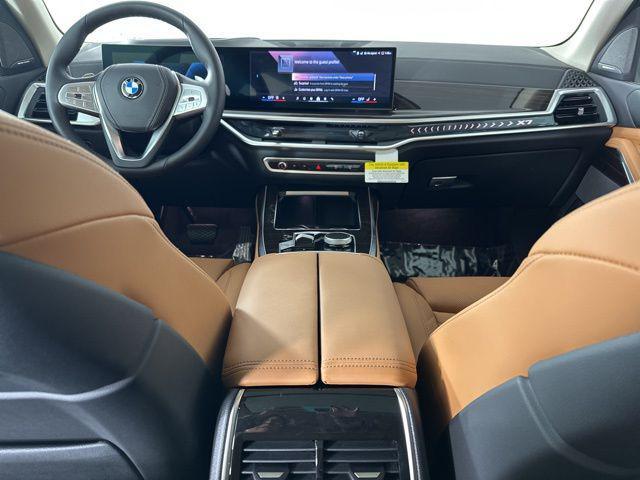 new 2025 BMW X7 car, priced at $89,745