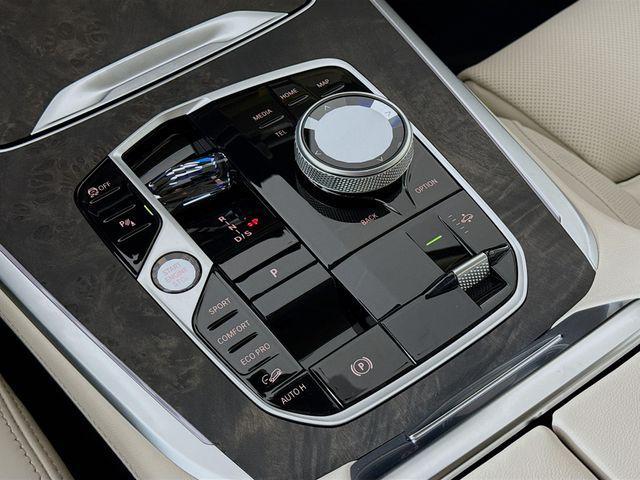 new 2025 BMW X7 car, priced at $93,830