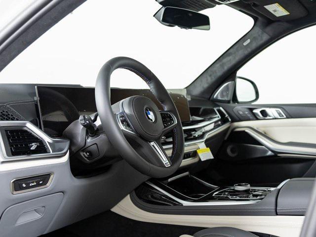 new 2025 BMW X7 car, priced at $128,285