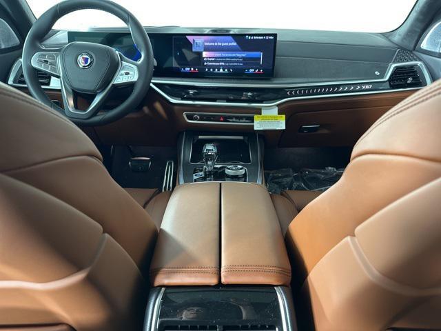 new 2025 BMW X7 car, priced at $159,695