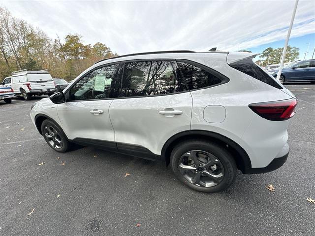 new 2025 Ford Escape car, priced at $31,300