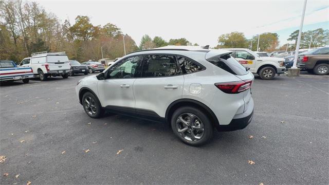 new 2025 Ford Escape car, priced at $31,300