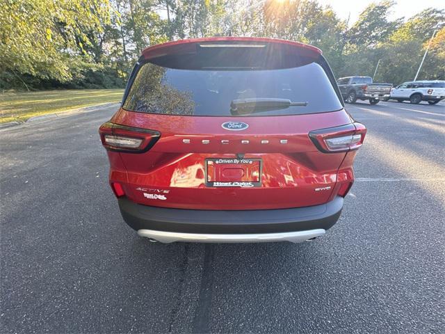 new 2025 Ford Escape car, priced at $31,200