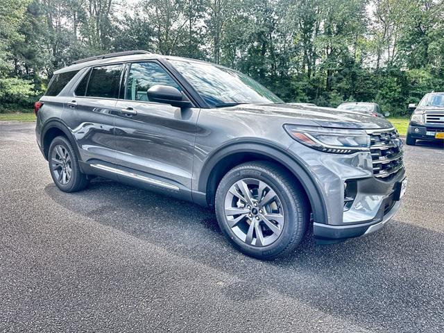 new 2025 Ford Explorer car, priced at $48,651