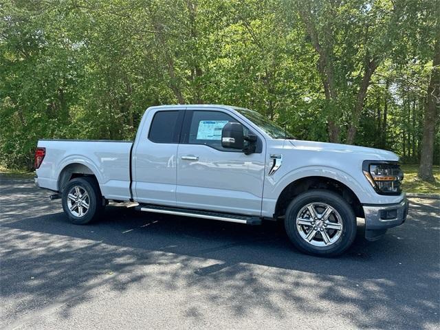 new 2024 Ford F-150 car, priced at $52,220