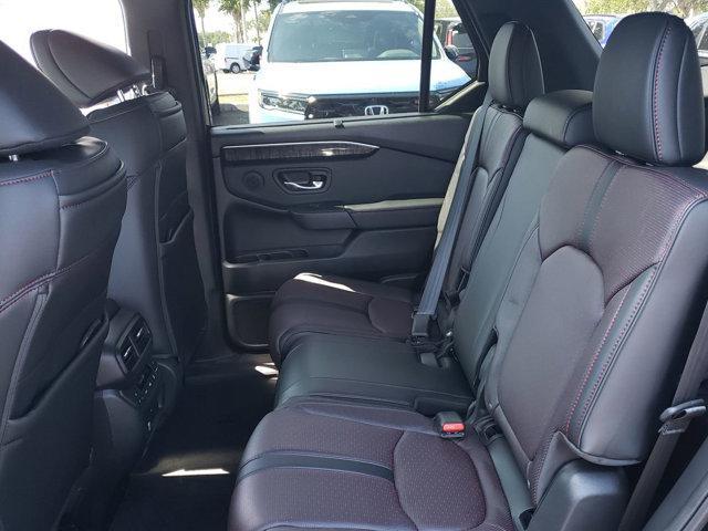 new 2025 Honda Pilot car, priced at $52,357