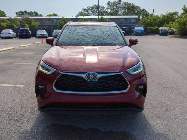 used 2021 Toyota Highlander car, priced at $32,977