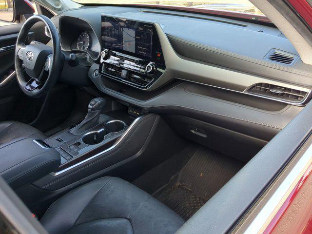 used 2021 Toyota Highlander car, priced at $32,977