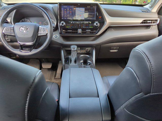 used 2021 Toyota Highlander car, priced at $32,977