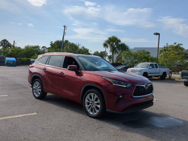 used 2021 Toyota Highlander car, priced at $32,977
