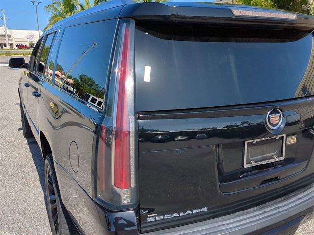 used 2015 Cadillac Escalade ESV car, priced at $22,977