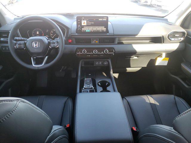 new 2025 Honda Pilot car, priced at $39,781