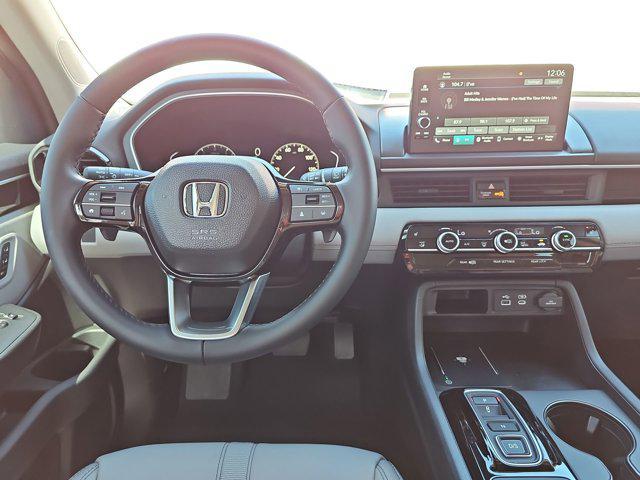 new 2025 Honda Pilot car, priced at $42,986