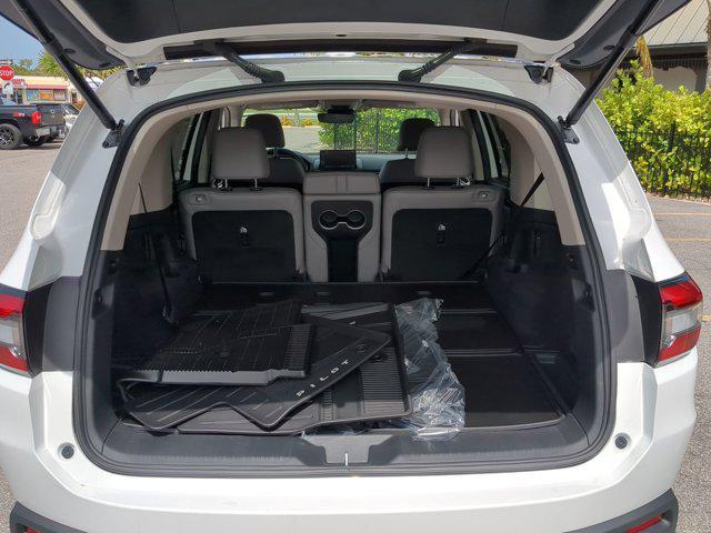 new 2025 Honda Pilot car, priced at $46,048