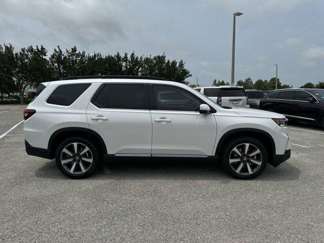 new 2025 Honda Pilot car, priced at $46,321