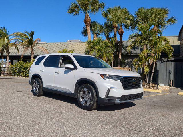 new 2025 Honda Pilot car, priced at $43,657