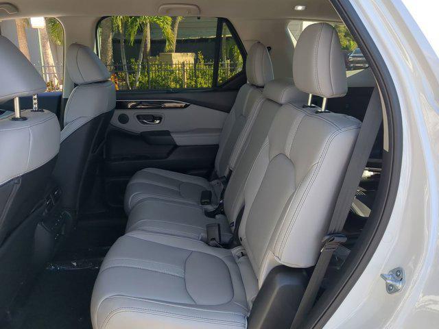 new 2025 Honda Pilot car, priced at $43,657