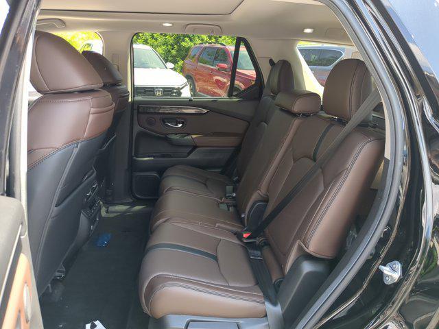 new 2025 Honda Pilot car, priced at $51,987