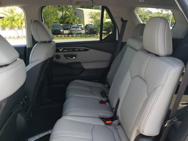 new 2025 Honda Pilot car, priced at $44,970