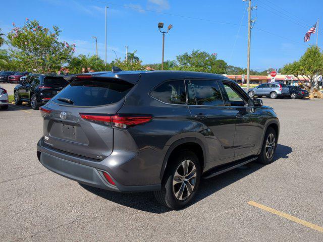 used 2022 Toyota Highlander car, priced at $31,977
