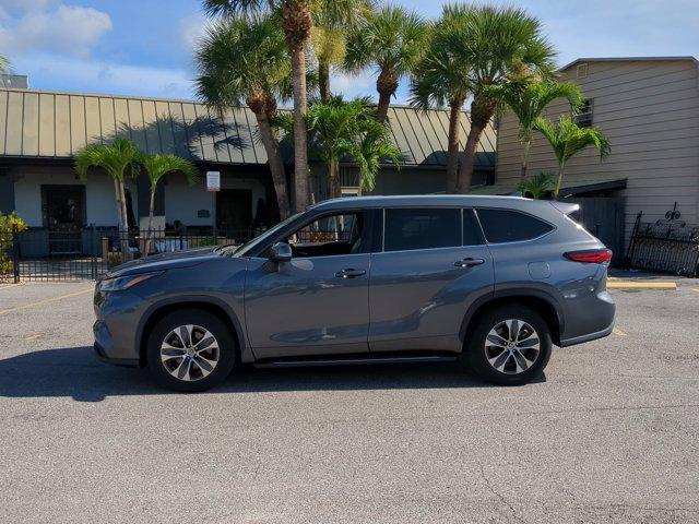 used 2022 Toyota Highlander car, priced at $31,977