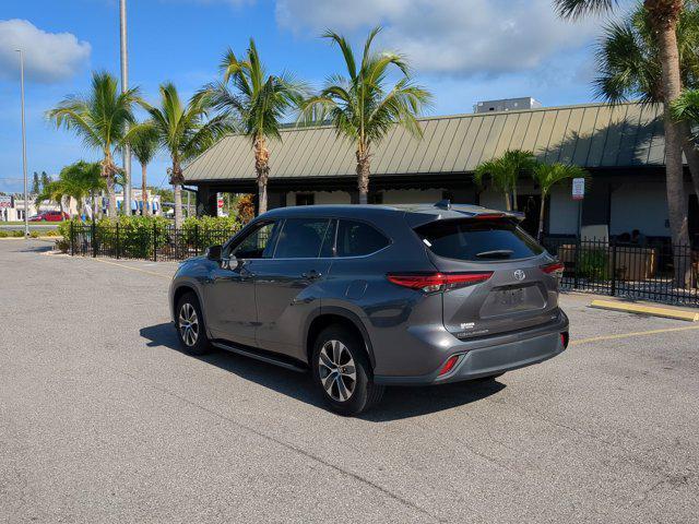 used 2022 Toyota Highlander car, priced at $31,977