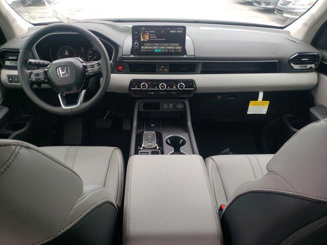 new 2025 Honda Pilot car, priced at $48,001