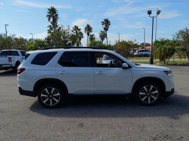 new 2025 Honda Pilot car, priced at $45,993