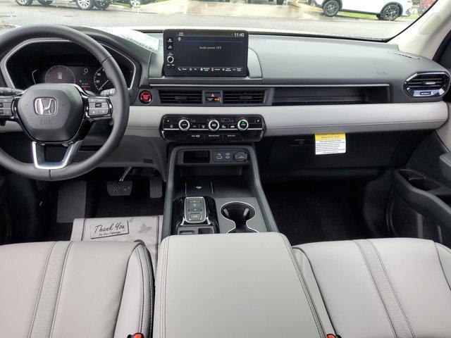 new 2025 Honda Pilot car, priced at $42,004