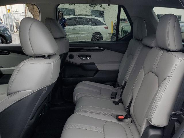 new 2025 Honda Pilot car, priced at $42,004