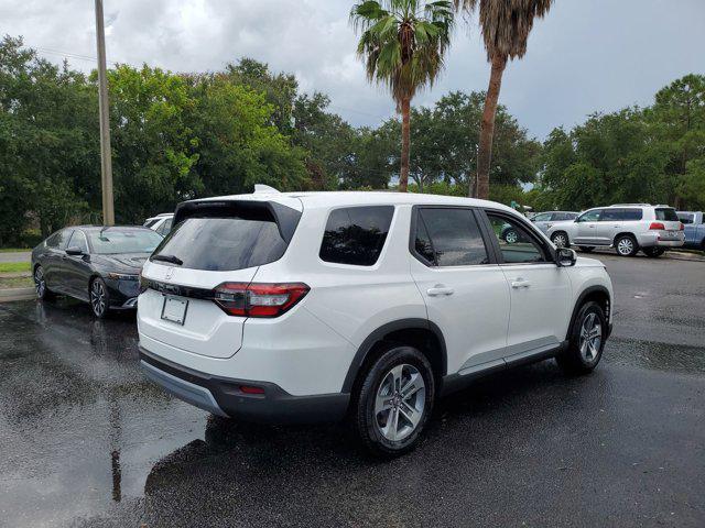 new 2025 Honda Pilot car, priced at $42,004