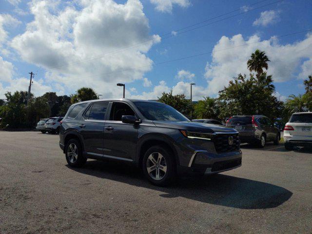 new 2025 Honda Pilot car, priced at $44,544