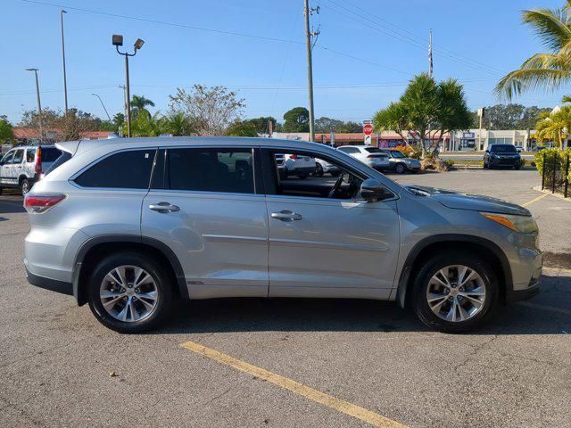 used 2015 Toyota Highlander car, priced at $11,882