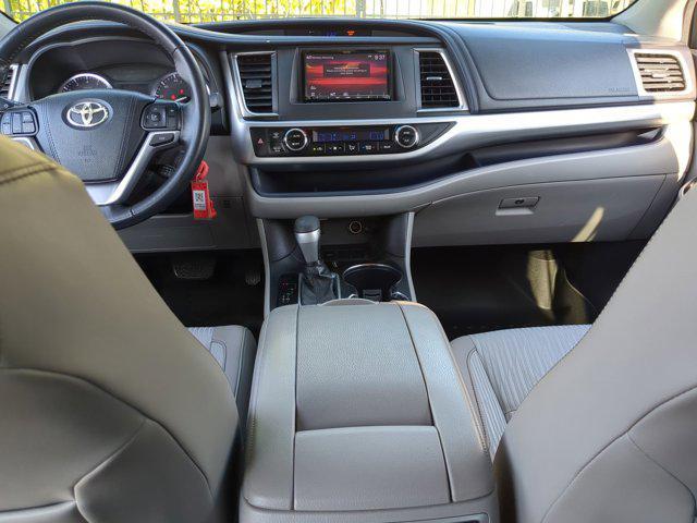 used 2015 Toyota Highlander car, priced at $11,882