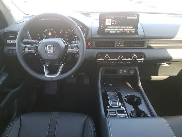 new 2025 Honda Pilot car, priced at $43,657