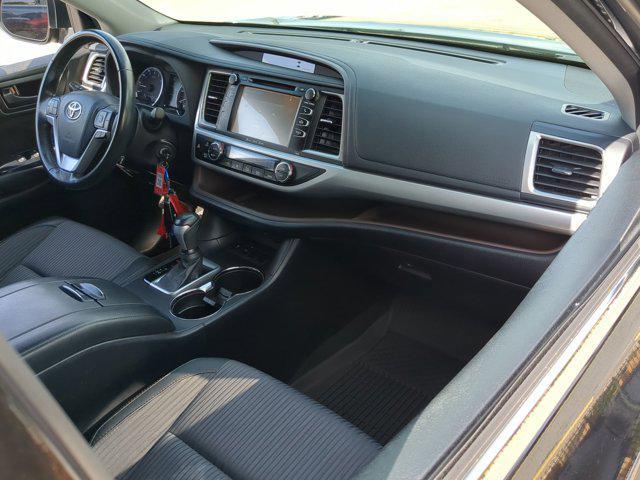 used 2018 Toyota Highlander car, priced at $19,272