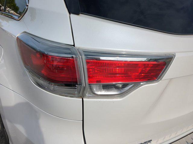 used 2016 Toyota Highlander car, priced at $19,724