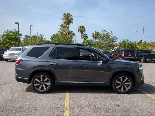 new 2025 Honda Pilot car, priced at $45,659