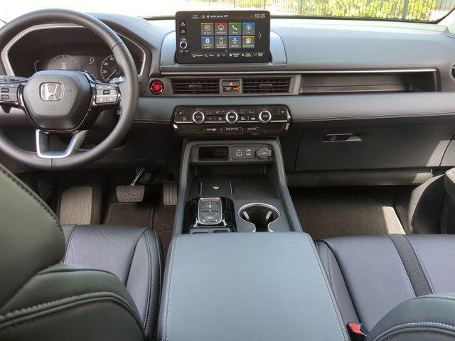 new 2025 Honda Pilot car, priced at $45,659