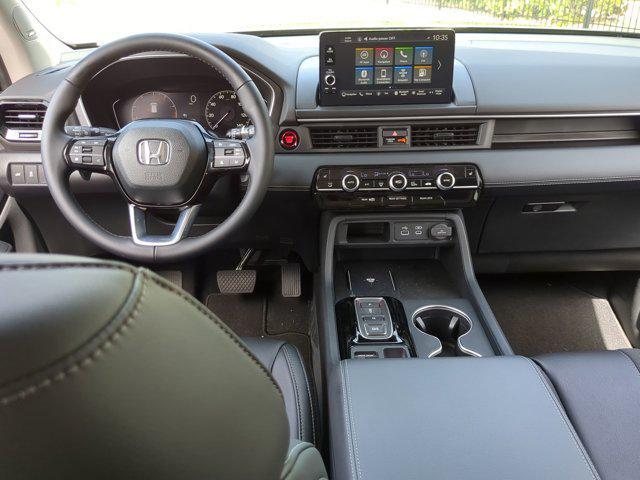 new 2025 Honda Pilot car, priced at $45,659