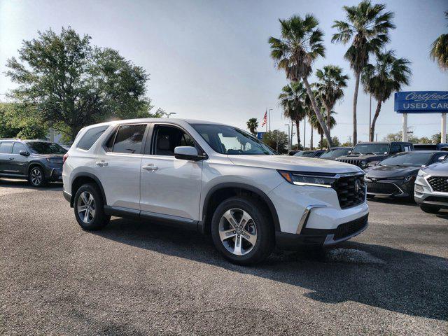 new 2025 Honda Pilot car, priced at $44,632