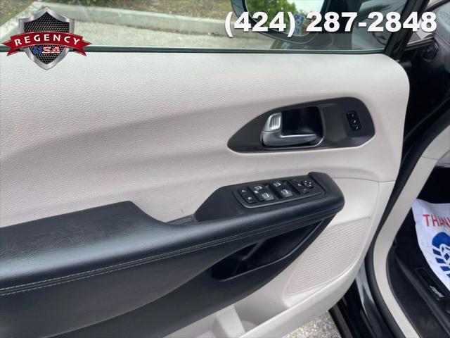 used 2019 Chrysler Pacifica car, priced at $17,885